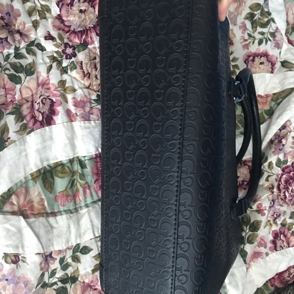 GUESS Tote/Satchel - Picture 3 of 8